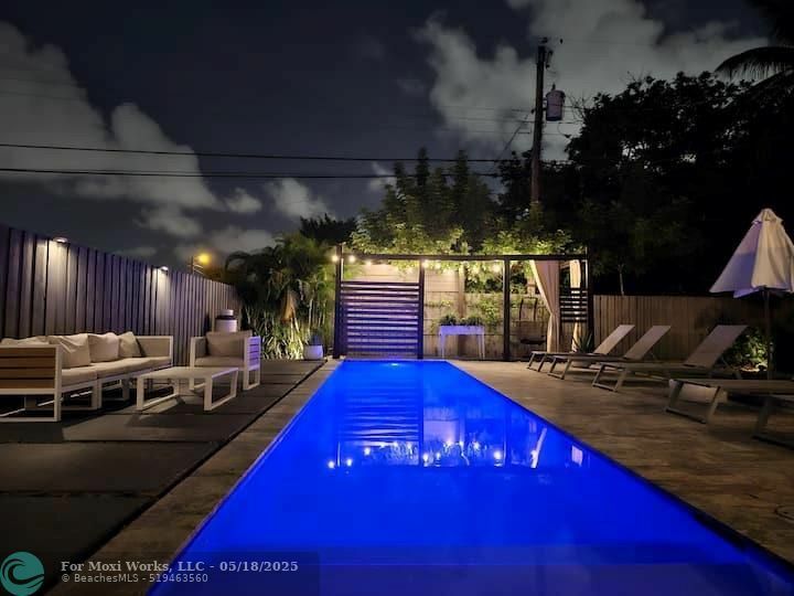 Property Photo:  