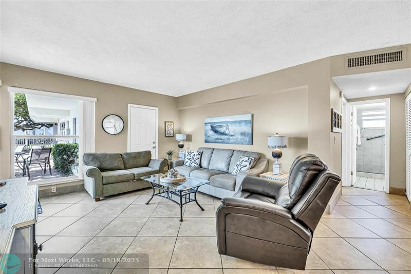 Property Photo: 4520 El Mar Dr 7 FL 33308