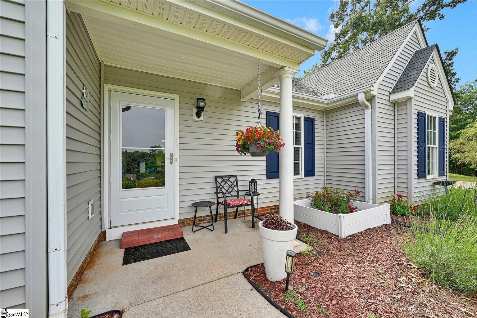 Property Photo: 205 Willow Leaf Drive SC 29672
