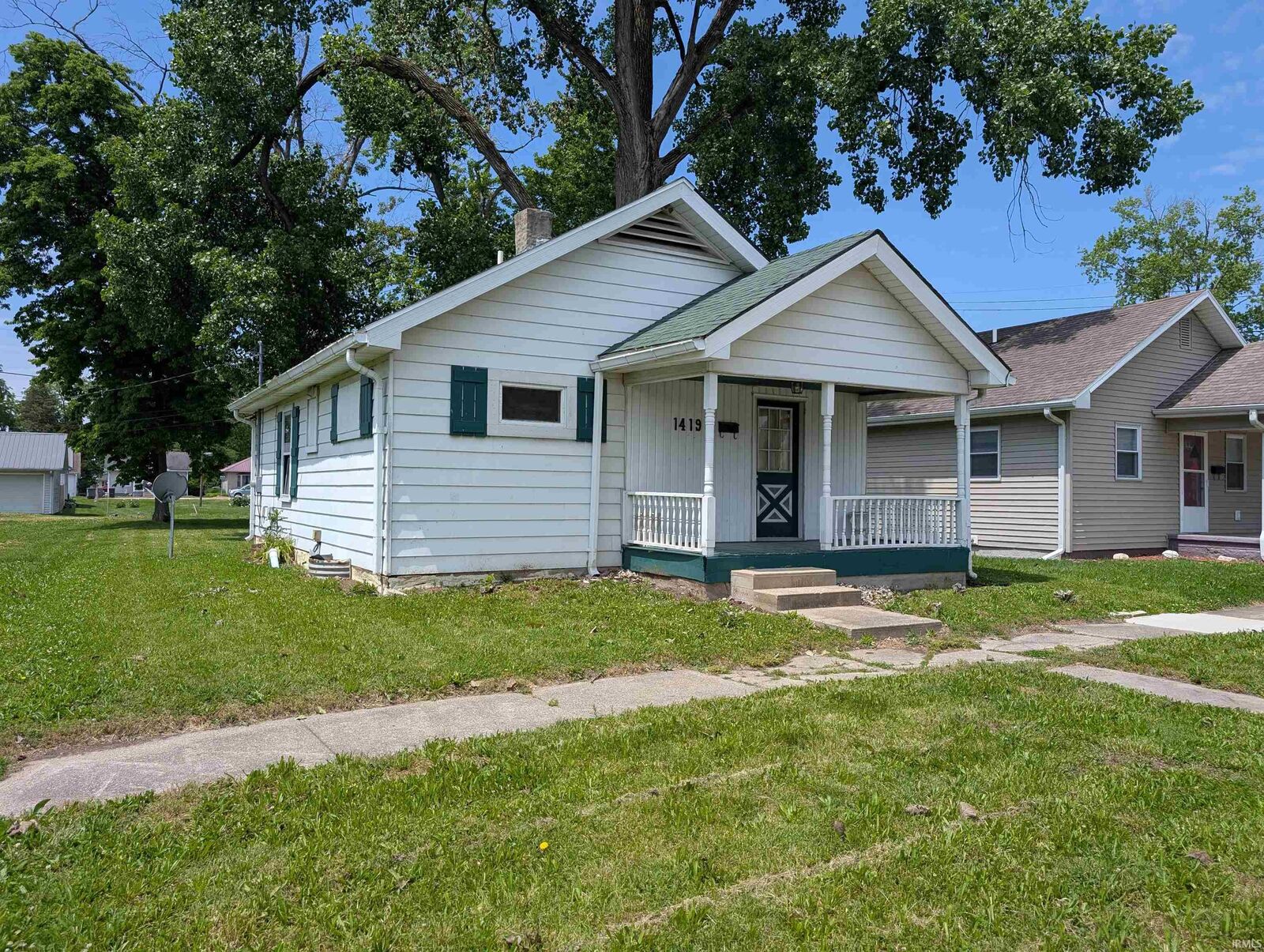 Property Photo:  1419 College Avenue  IN 47591 