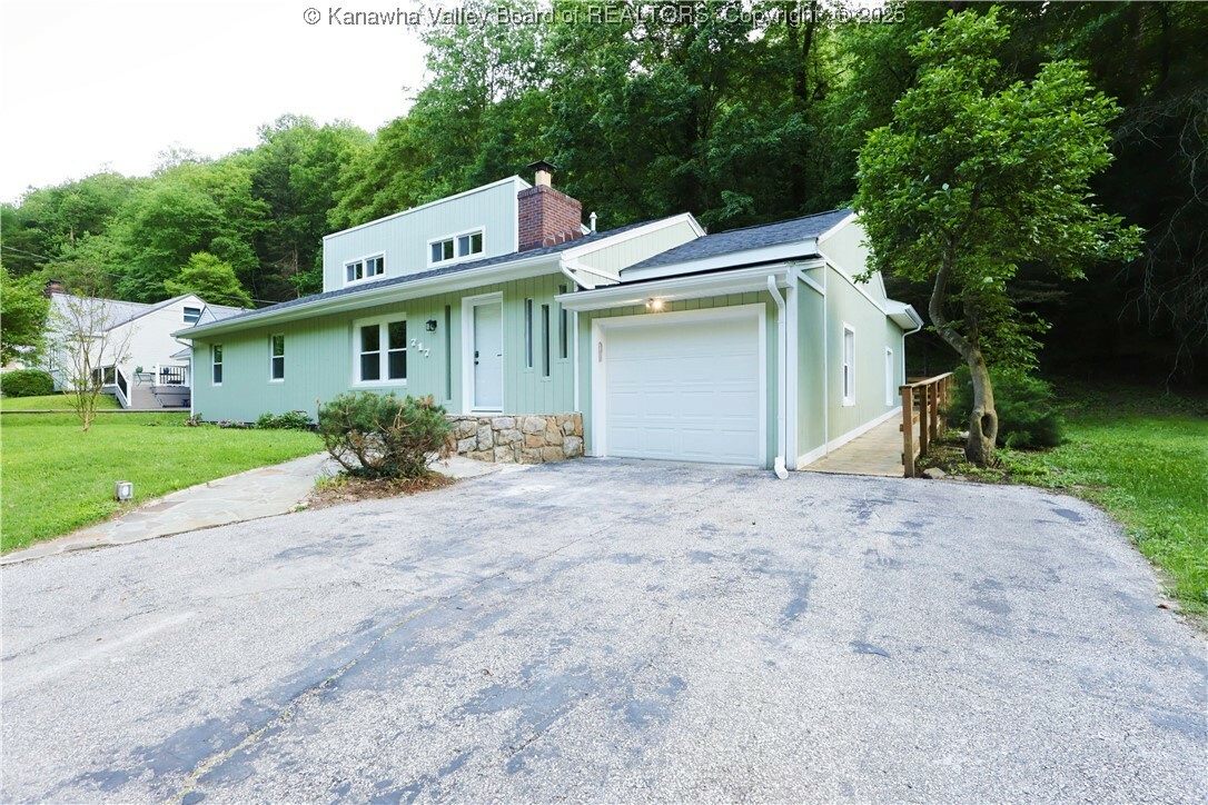 717 Chappell Road  Charleston WV 25304 photo