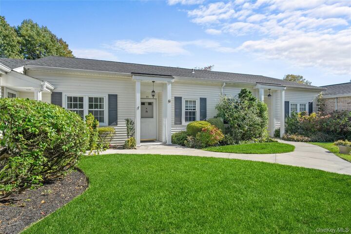 Property Photo:  75 Harbor N  NY 11701 