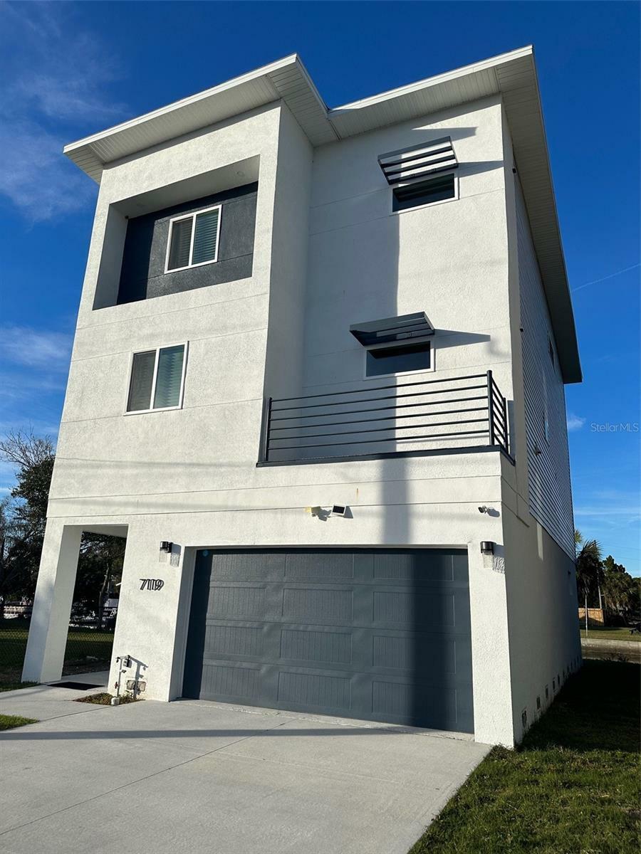 Property Photo: 7119 Fair Lane FL 34667