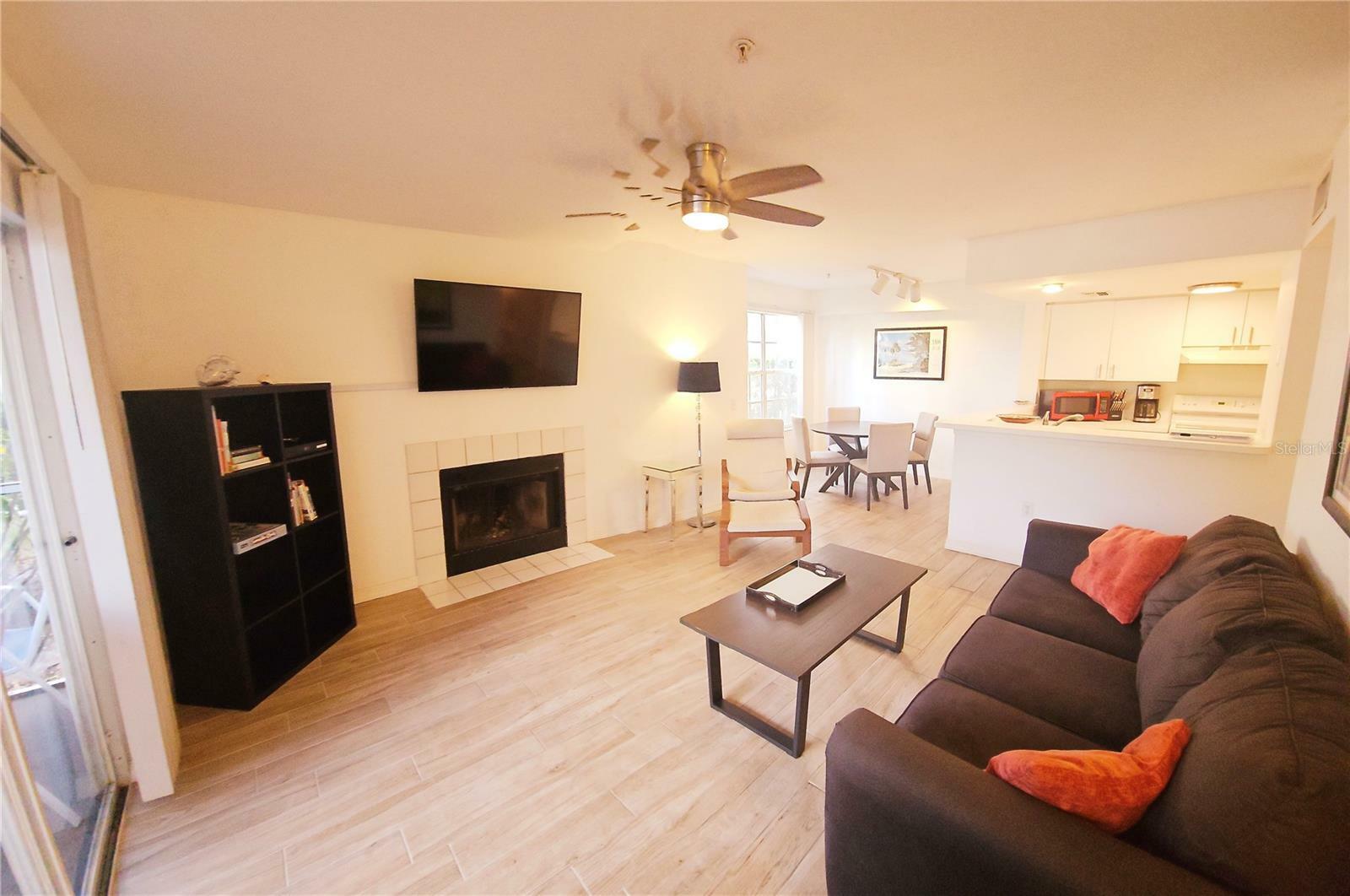Property Photo: 850 S Tamiami Trail 704 FL 34236