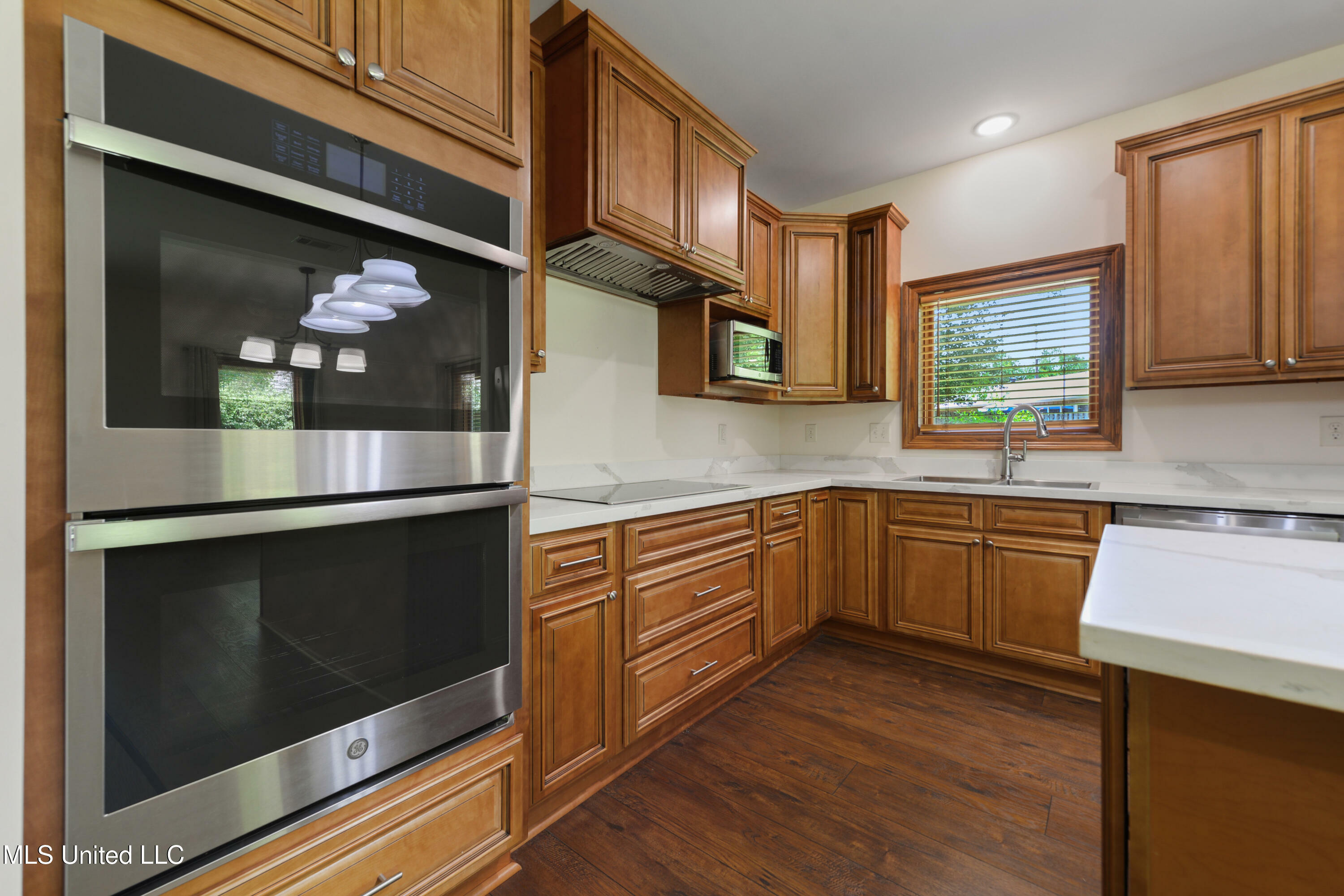Property Photo: 648 Iona Court MS 39525