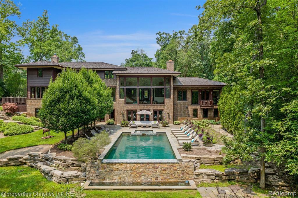803 Canterbury Crescent  Bloomfield Hills MI 48304 2915 photo