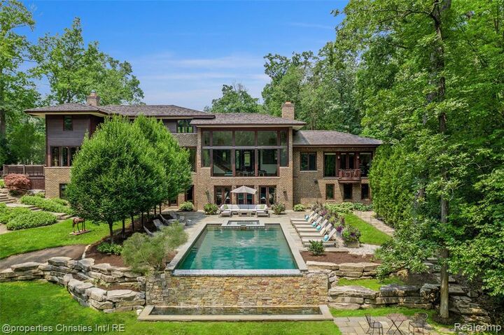 803 Canterbury Crescent  Bloomfield Hills MI 48304 2915 photo