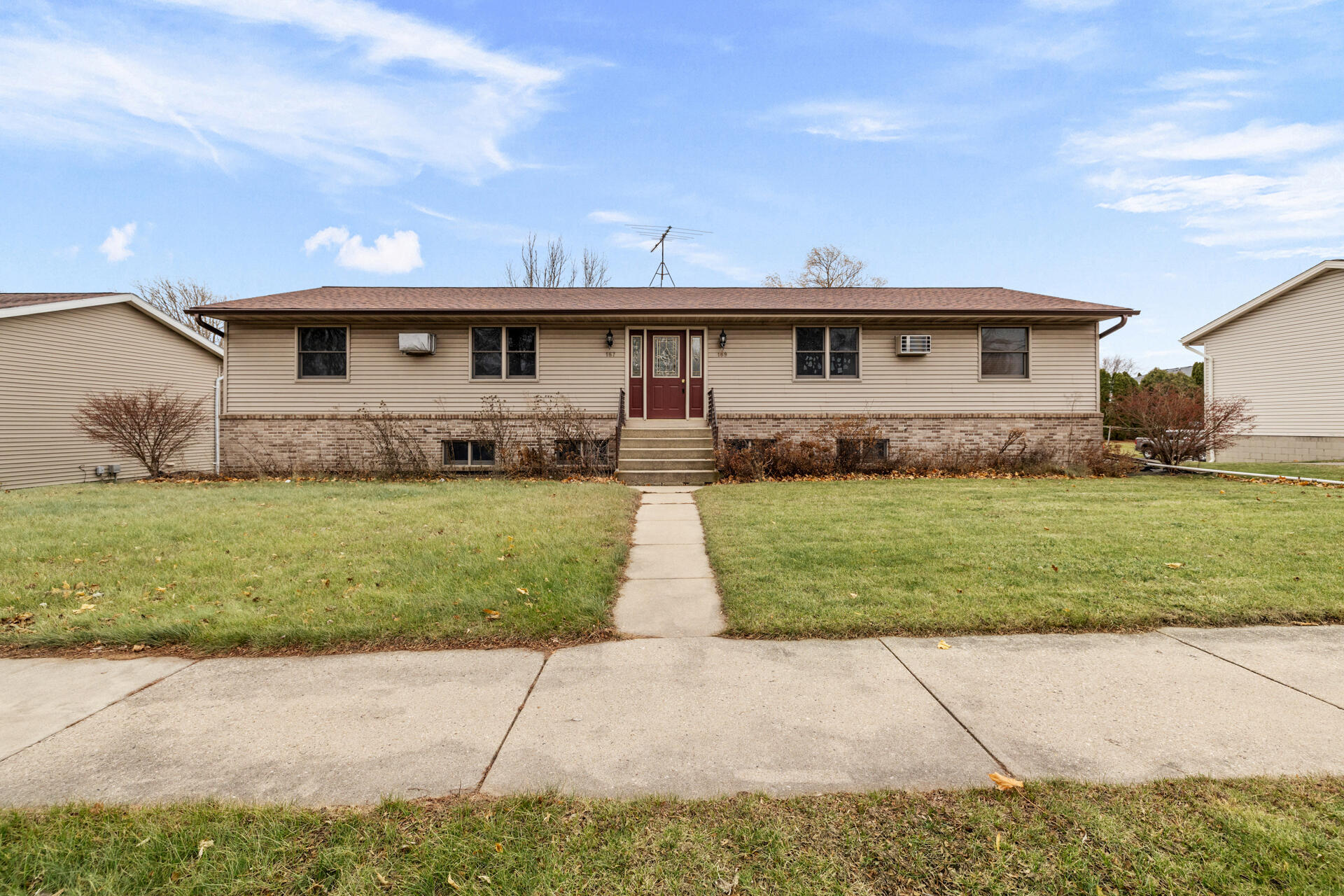 167 W Paradise Dr  West Bend WI 53095 photo