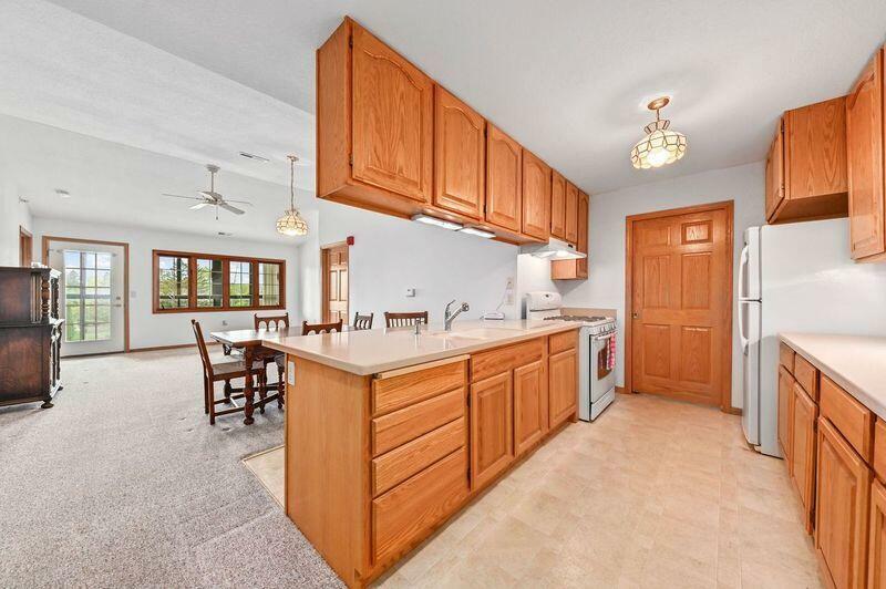 Property Photo: 2142 Chateau Ct 308-2 WI 53024