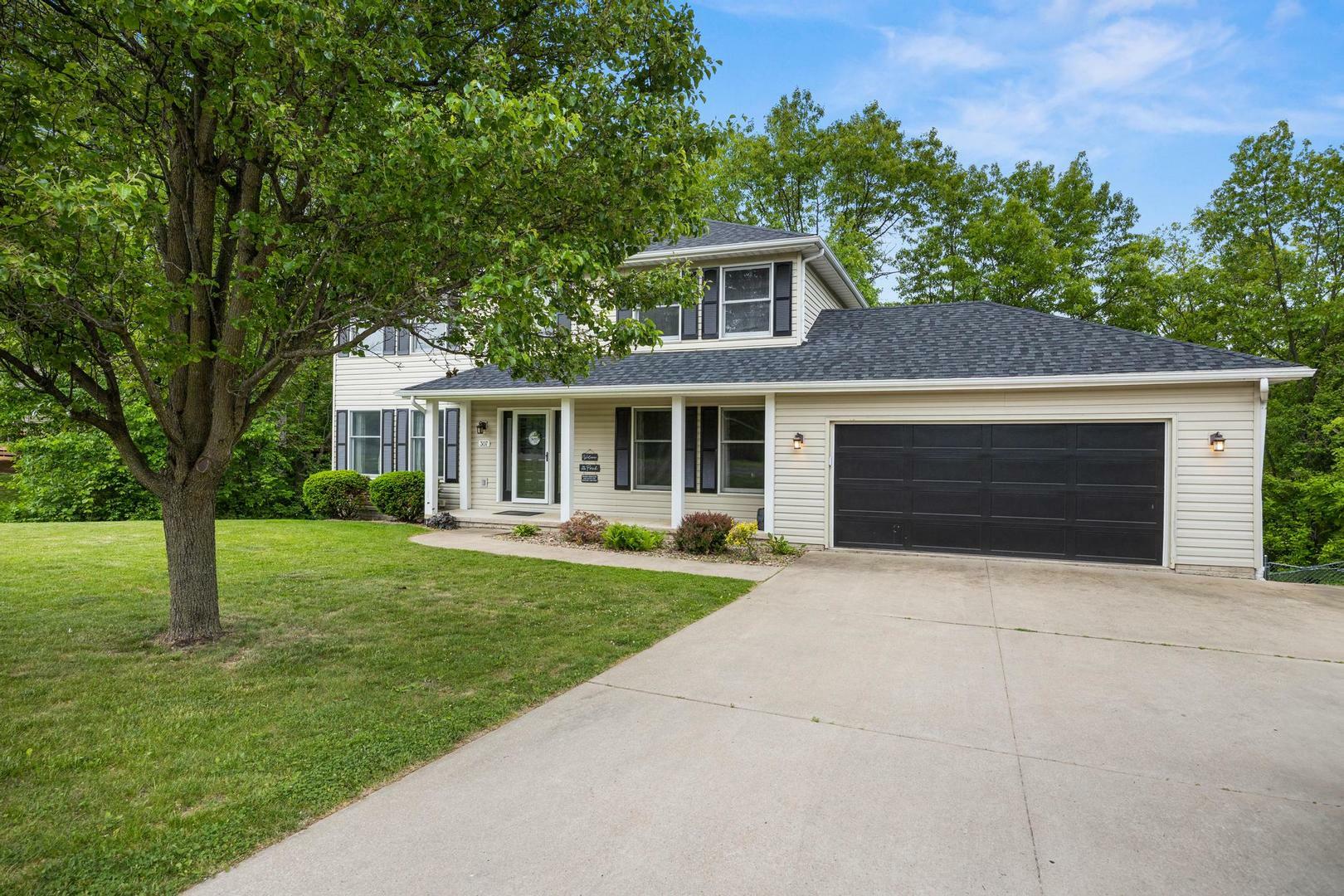 Property Photo: 307 Brandy Drive IL 61755