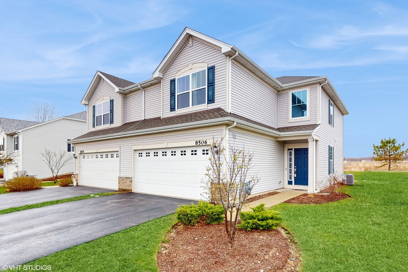 Property Photo: 8506 Redbud Court IL 60097