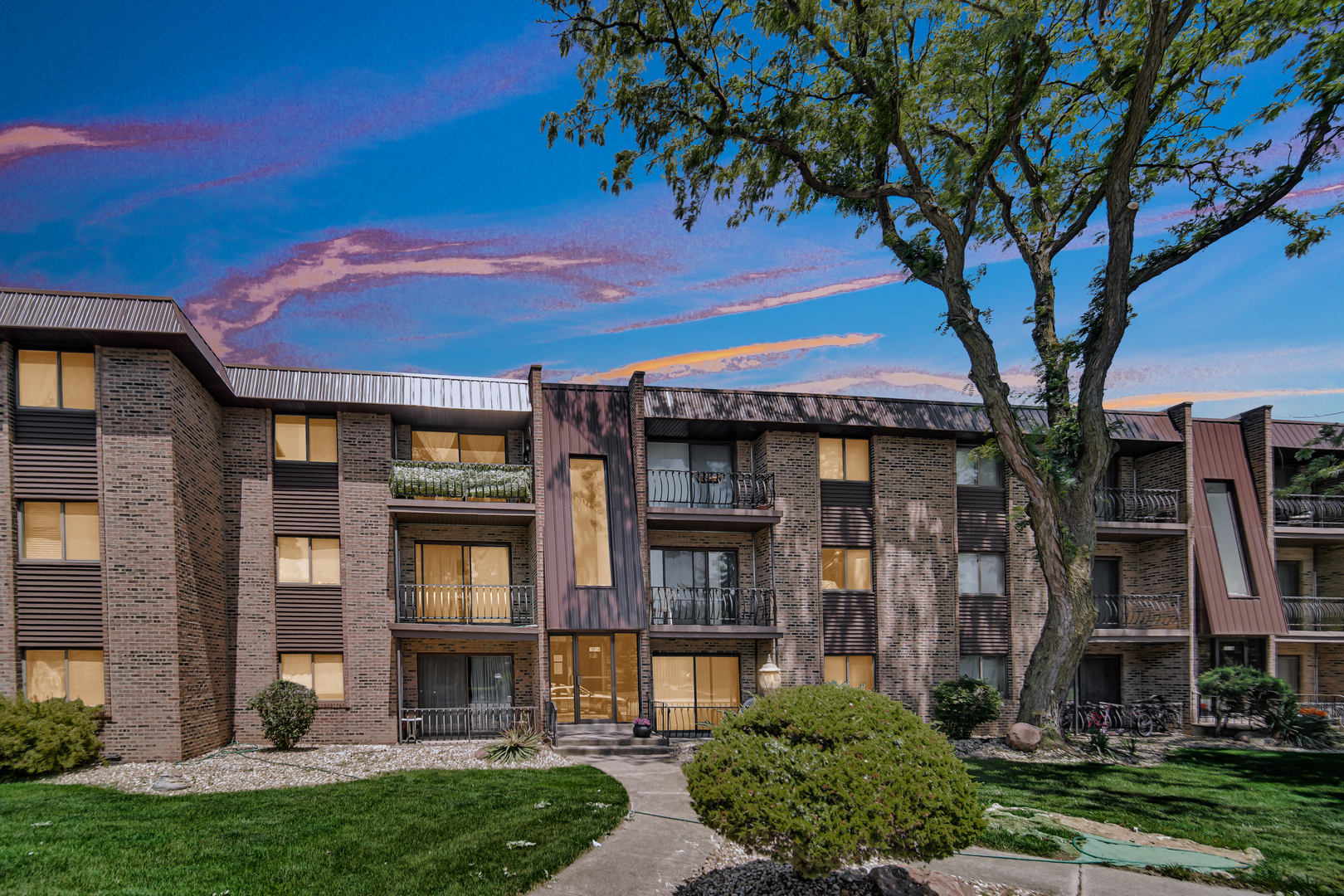 Property Photo:  3010 Bernice Road 104  IL 60438 