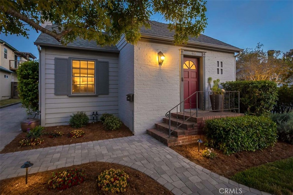 Property Photo:  1443 Iris Street  CA 93401 