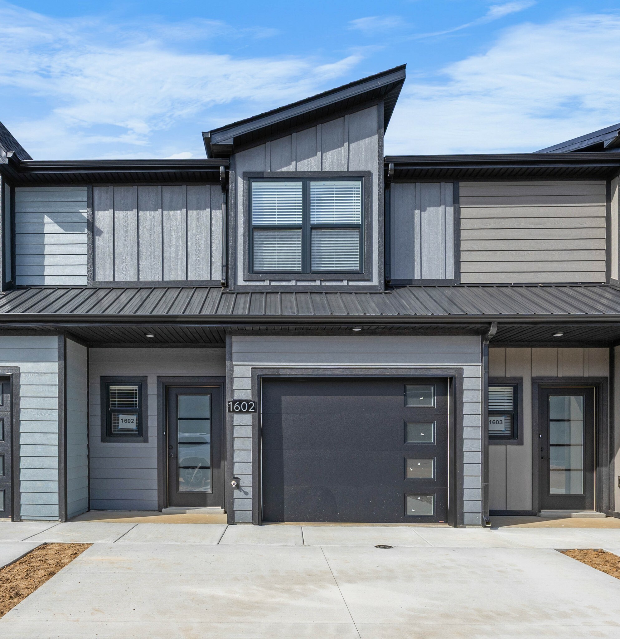 Property Photo: 1602 Jonathan Wade Circle TN 37043