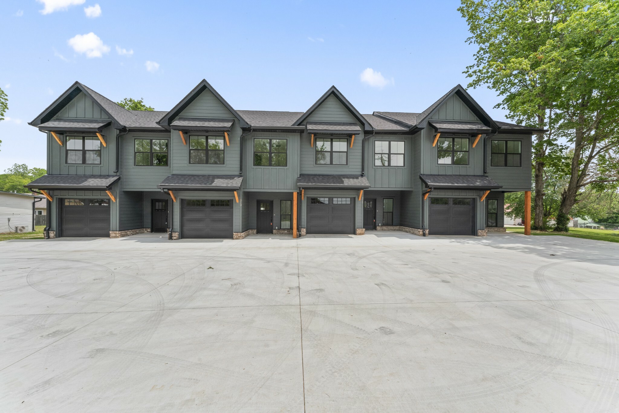 Property Photo: 213 S Porter St 213 TN 37398