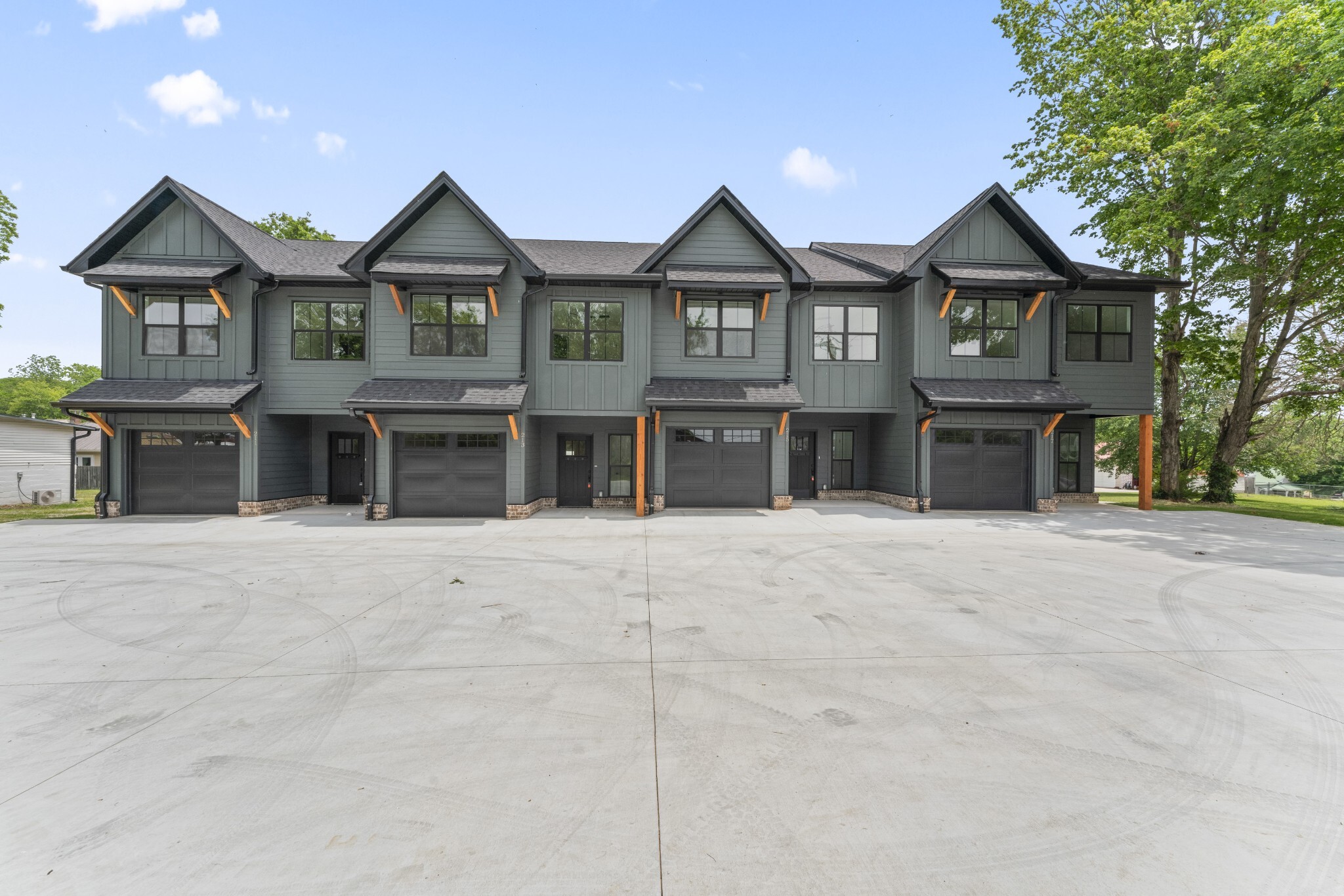 Property Photo: 213 S Porter St 213 TN 37398