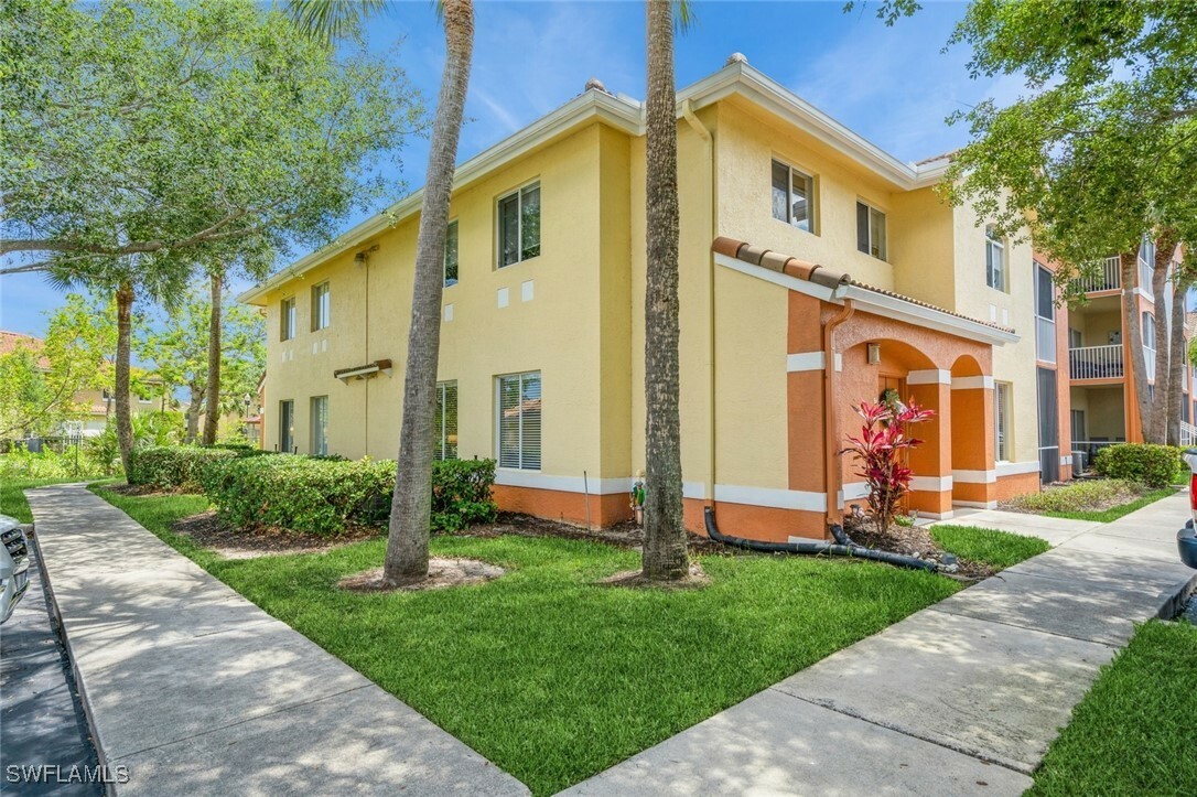 Property Photo: 6461 Aragon Way 102 FL 33966