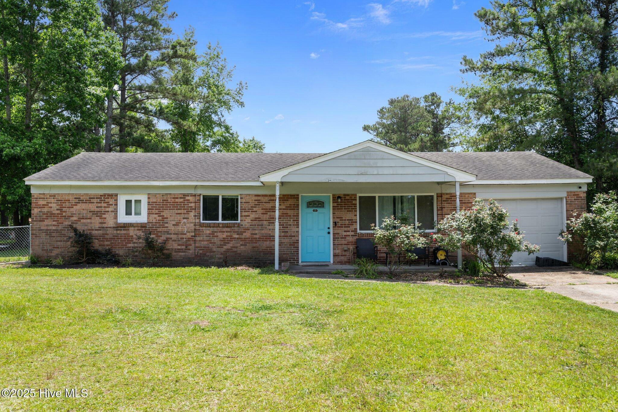 101 N Glen Court  Jacksonville NC 28540 photo