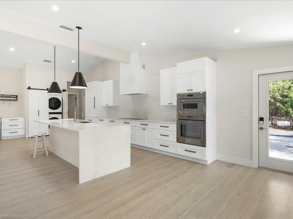 Property Photo: 6800 Bottlebrush Ln FL 34109