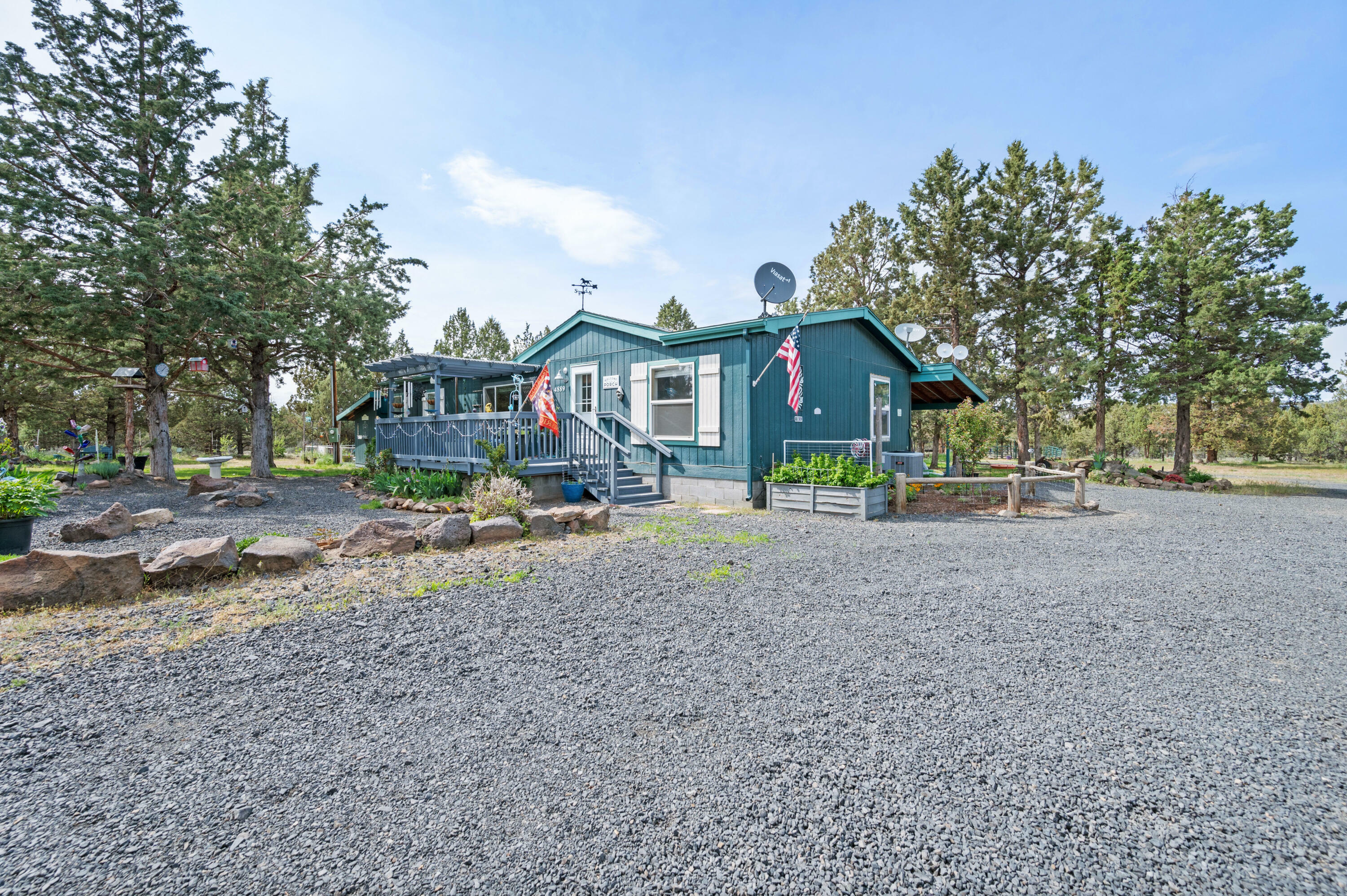 Property Photo: 4889 SE Sioux Loop OR 97754