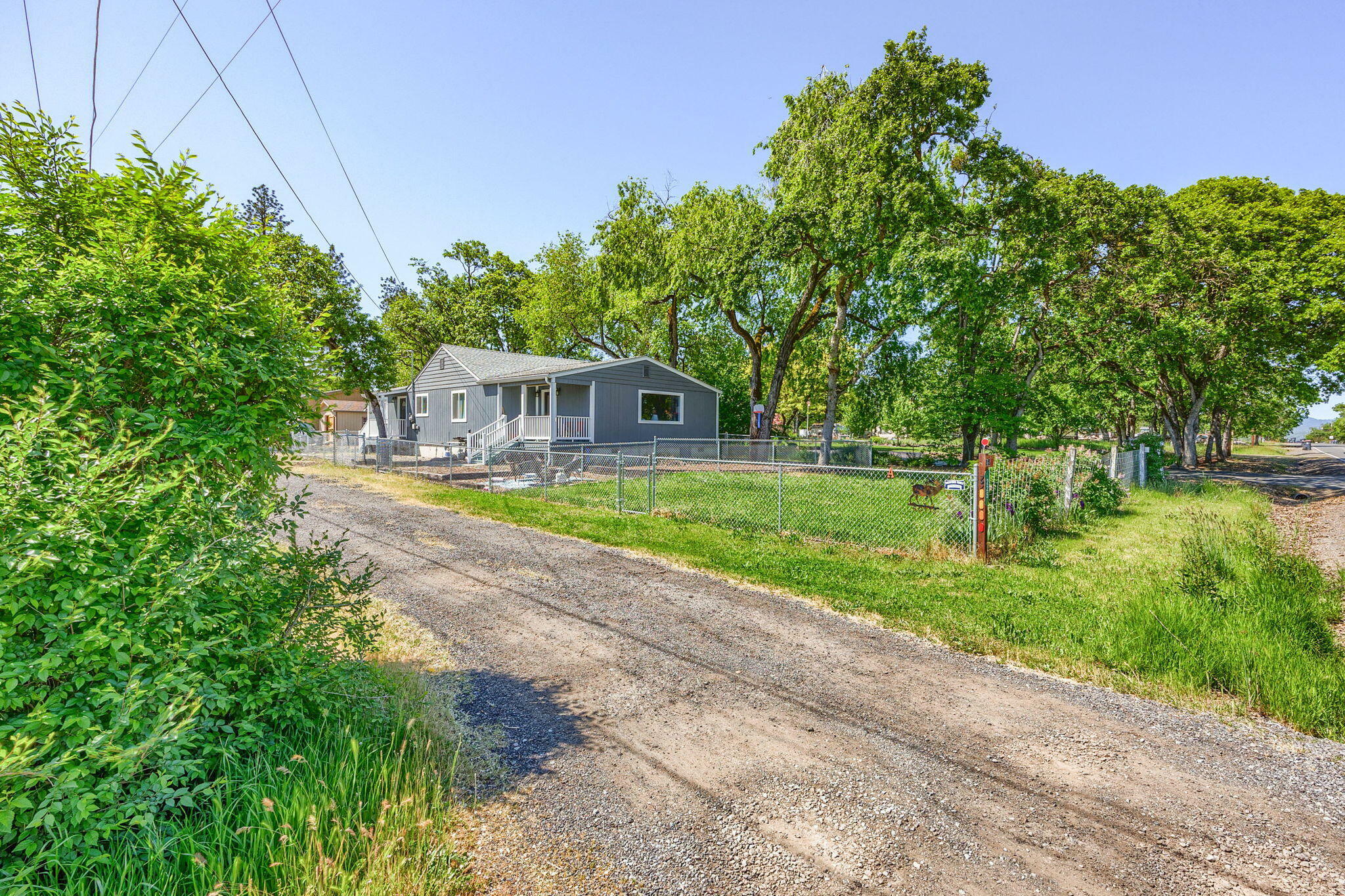 Property Photo: 225 Wilson Road OR 97502