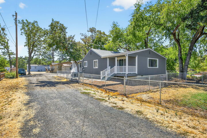 225 Wilson Road  Central Point OR 97502 photo
