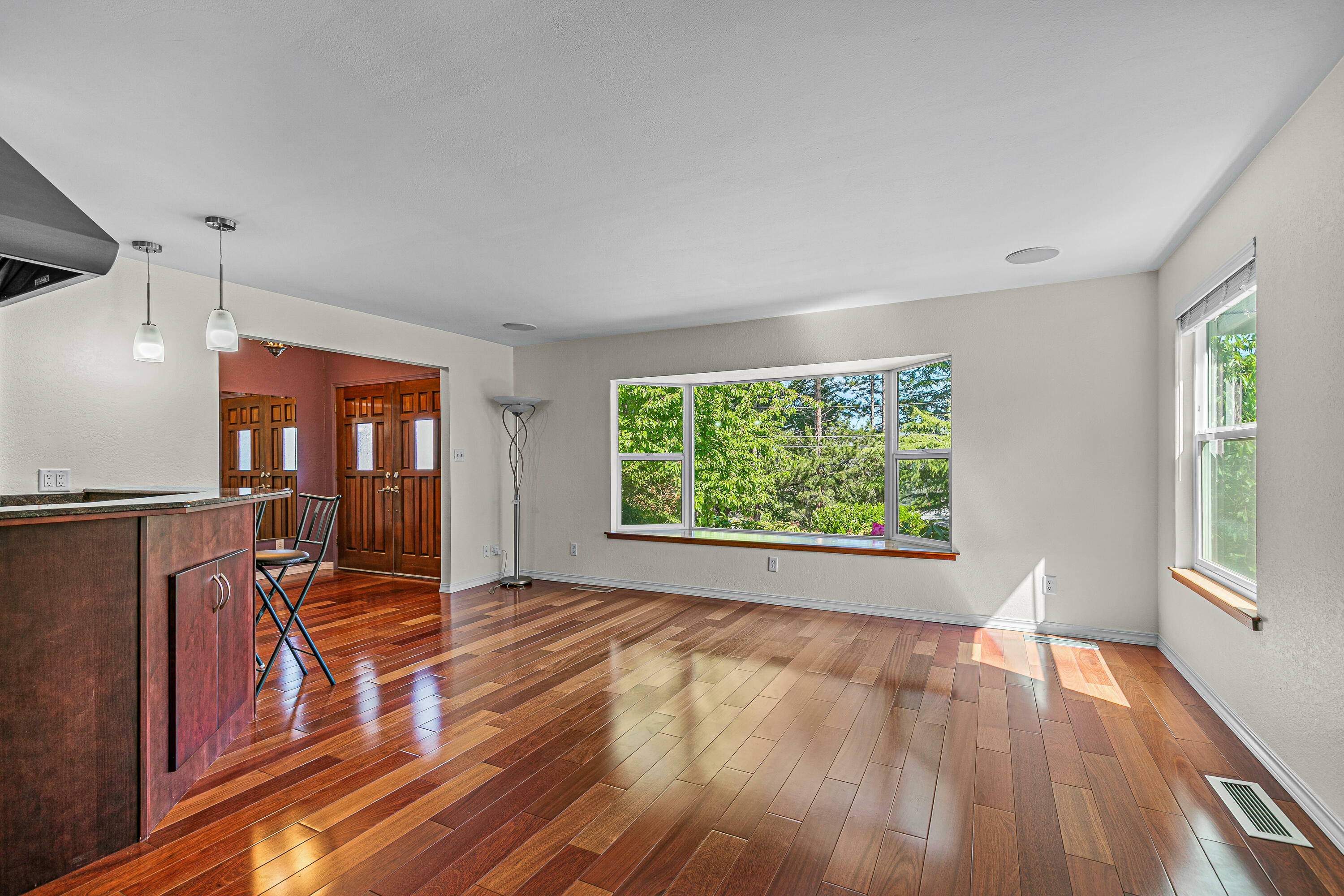 Property Photo: 1820 Crestview Drive OR 97520
