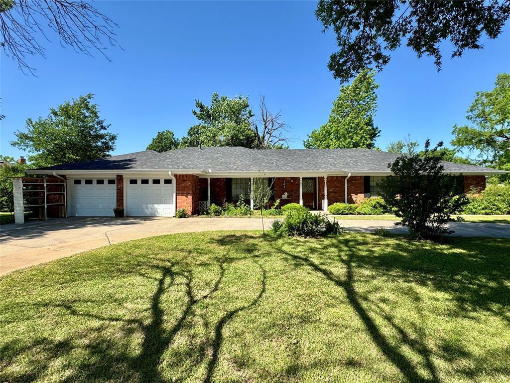 Property Photo:  202 Flanders Drive  OK 73018 