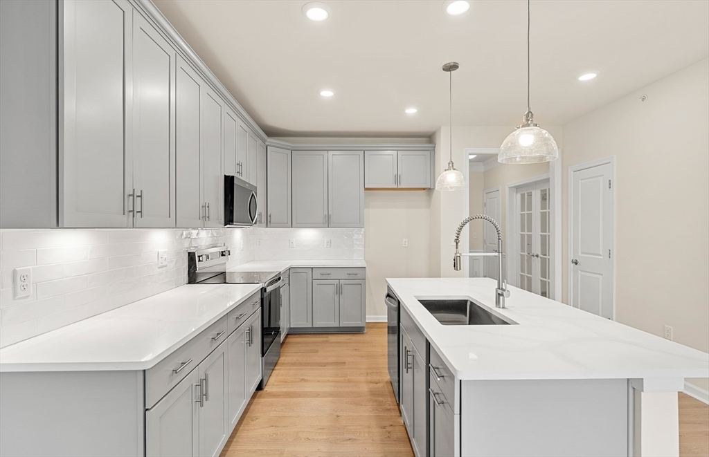 Property Photo:  300 Martins Landing Way 9503  MA 01864 