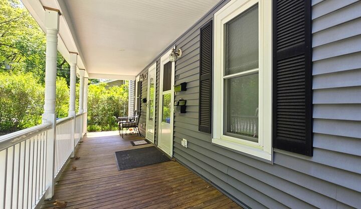 Property Photo:  173 Cypress St 2  MA 02459 