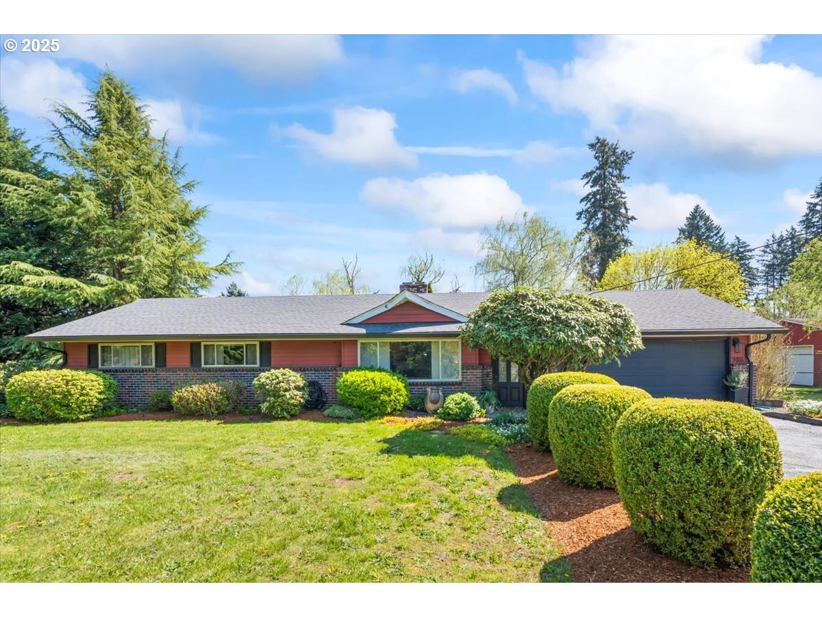 Property Photo:  9811 NE 152nd Ave  WA 98682 