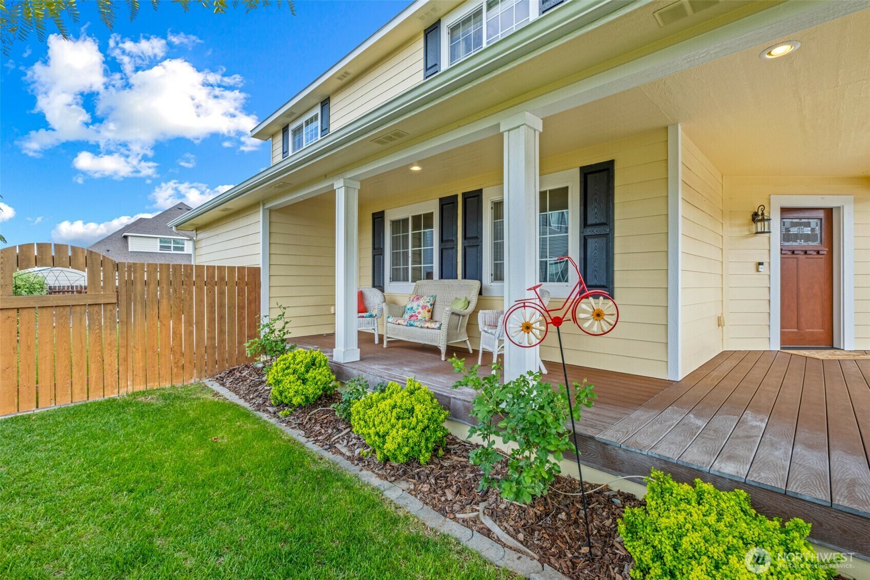 Property Photo: 338 Ivy Street SE WA 98823