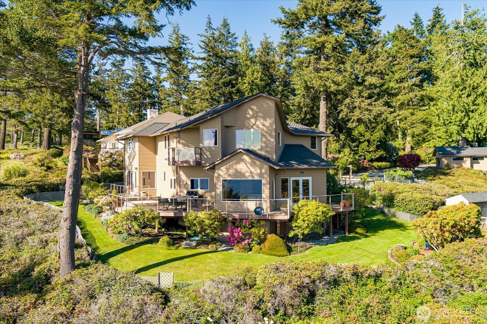 Property Photo: 307 Lake Hancock Drive WA 98239