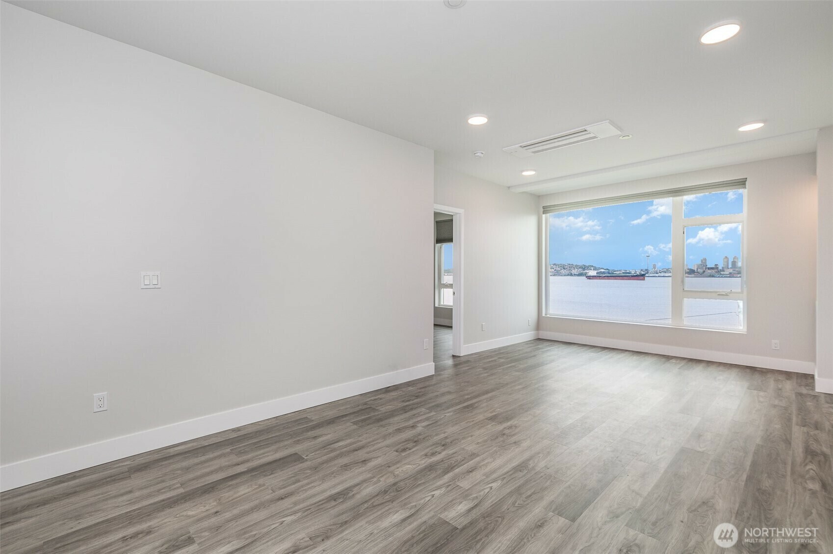 Property Photo: 1709 Harbor Avenue SW 400 WA 98126