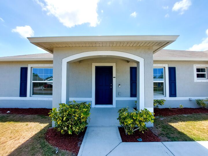 1614 SW Sylvester Lane  Port Saint Lucie FL 34984 photo