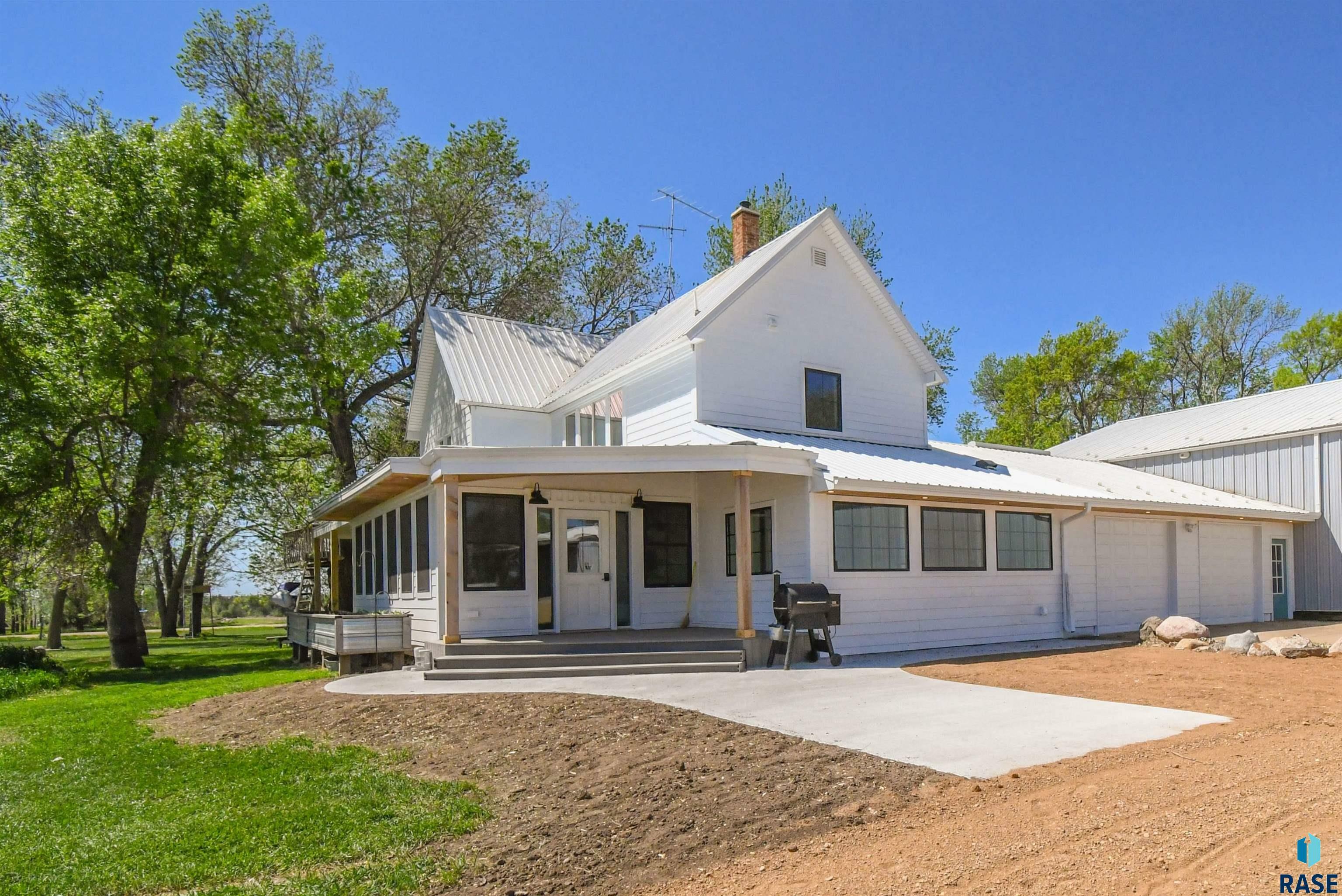 Property Photo: 47138 293rd St SD 57004
