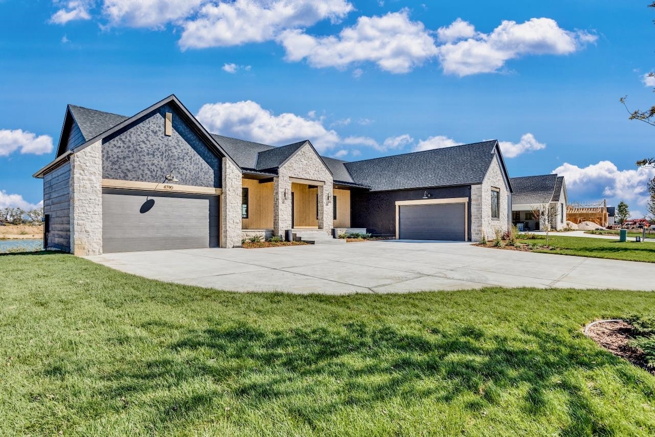 Property Photo: 4790 N Ridge Port Ct. KS 67205