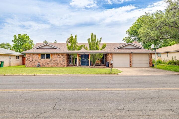 Property Photo:  3213 Sunset Dr  TX 76904 