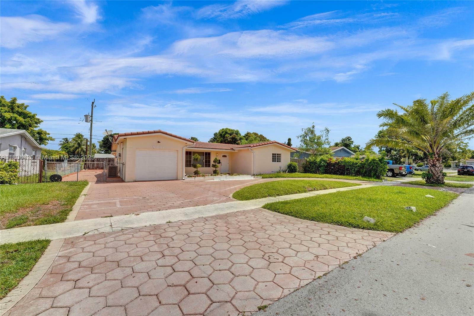 Property Photo: 5861 NW 18th Ct FL 33313
