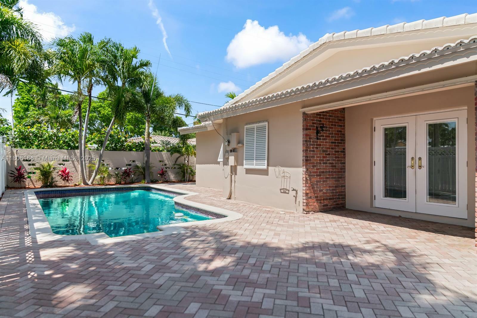Property Photo: 2101 NE 54th Ct FL 33308