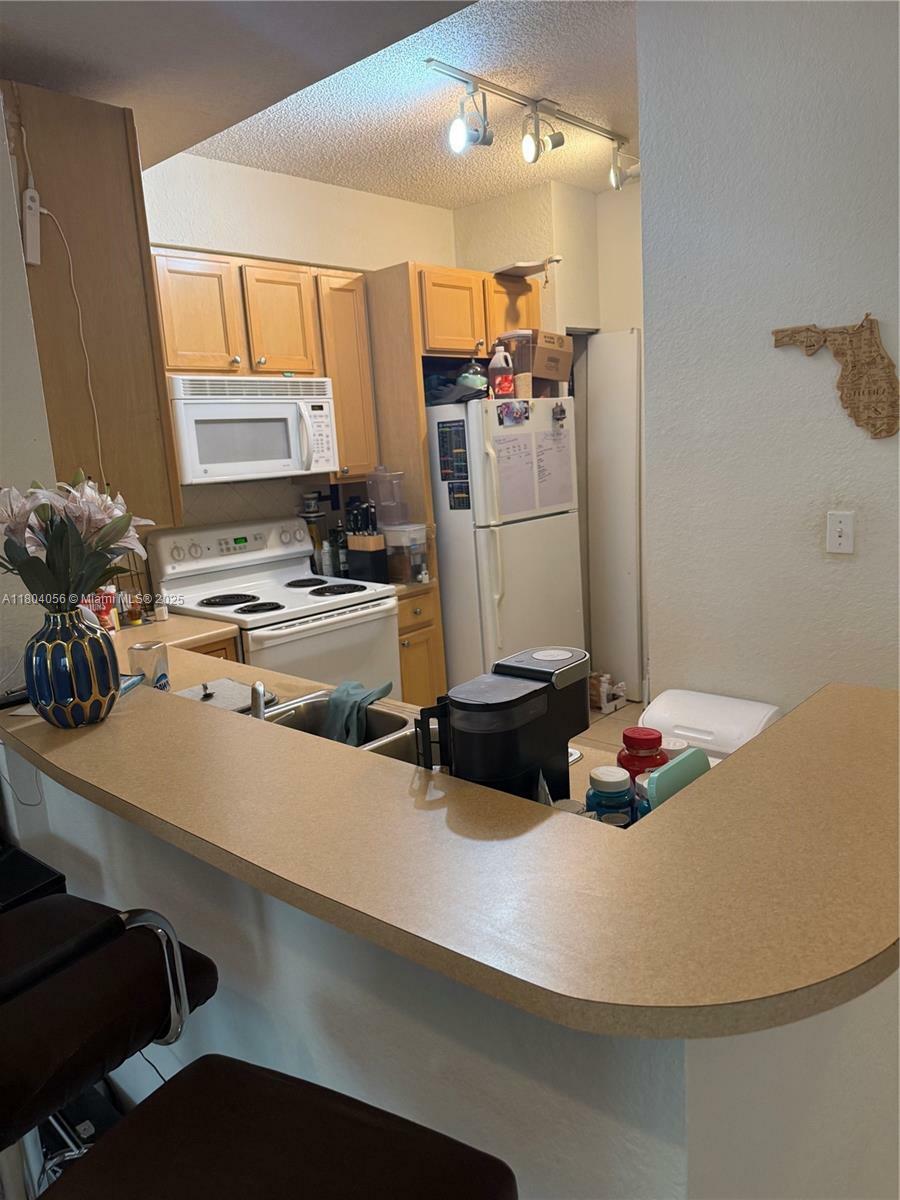 Property Photo: 6001 SW 70th St 306 FL 33143