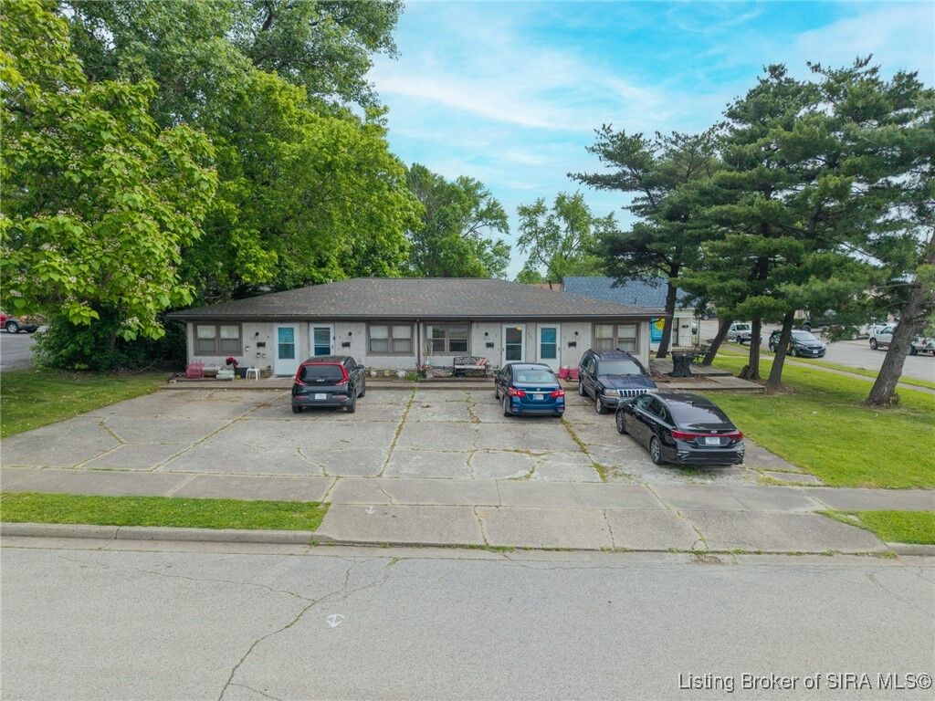 Property Photo: 501 W 5th Street IN 47130