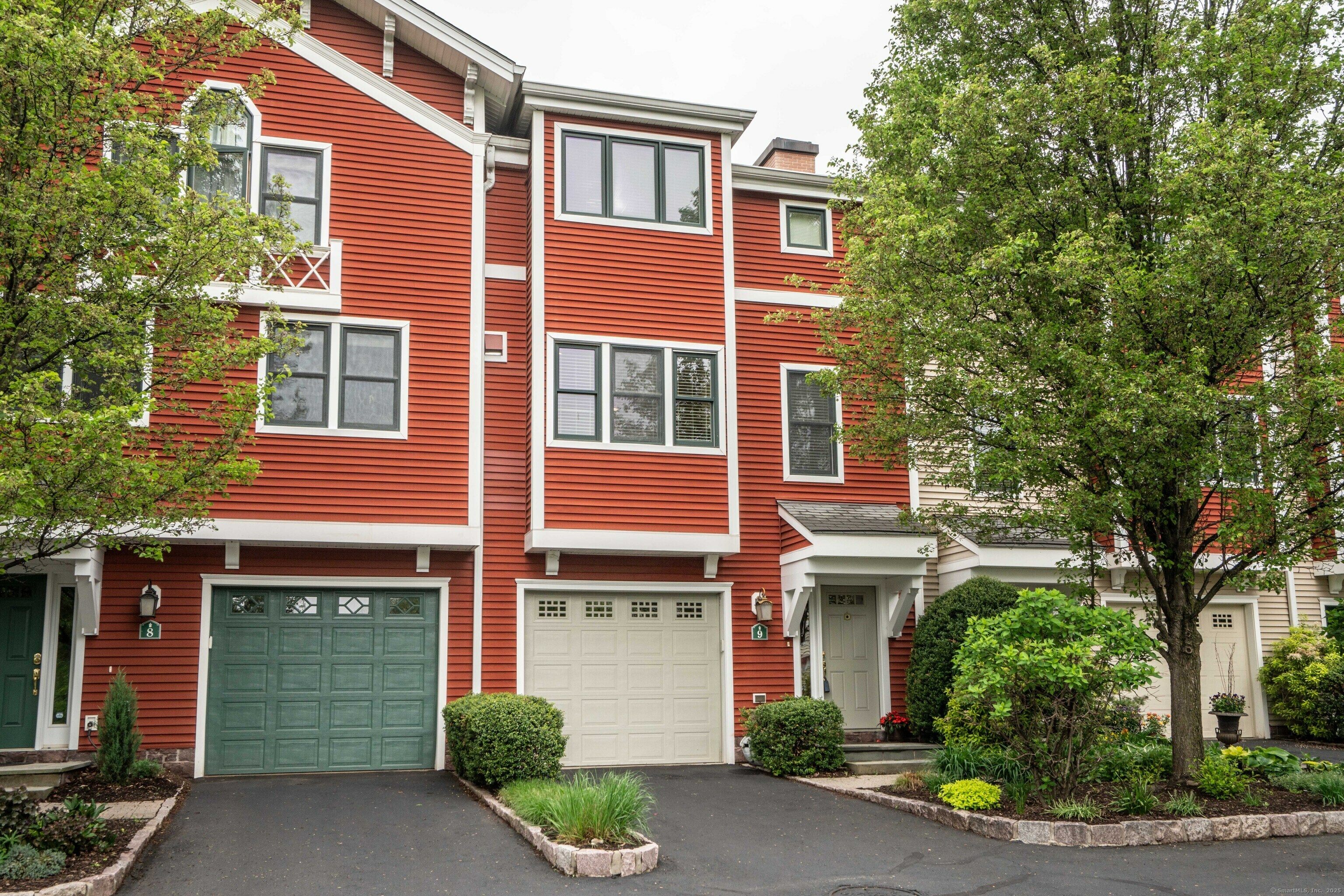 Property Photo: 645 Prospect Avenue 9 CT 06105