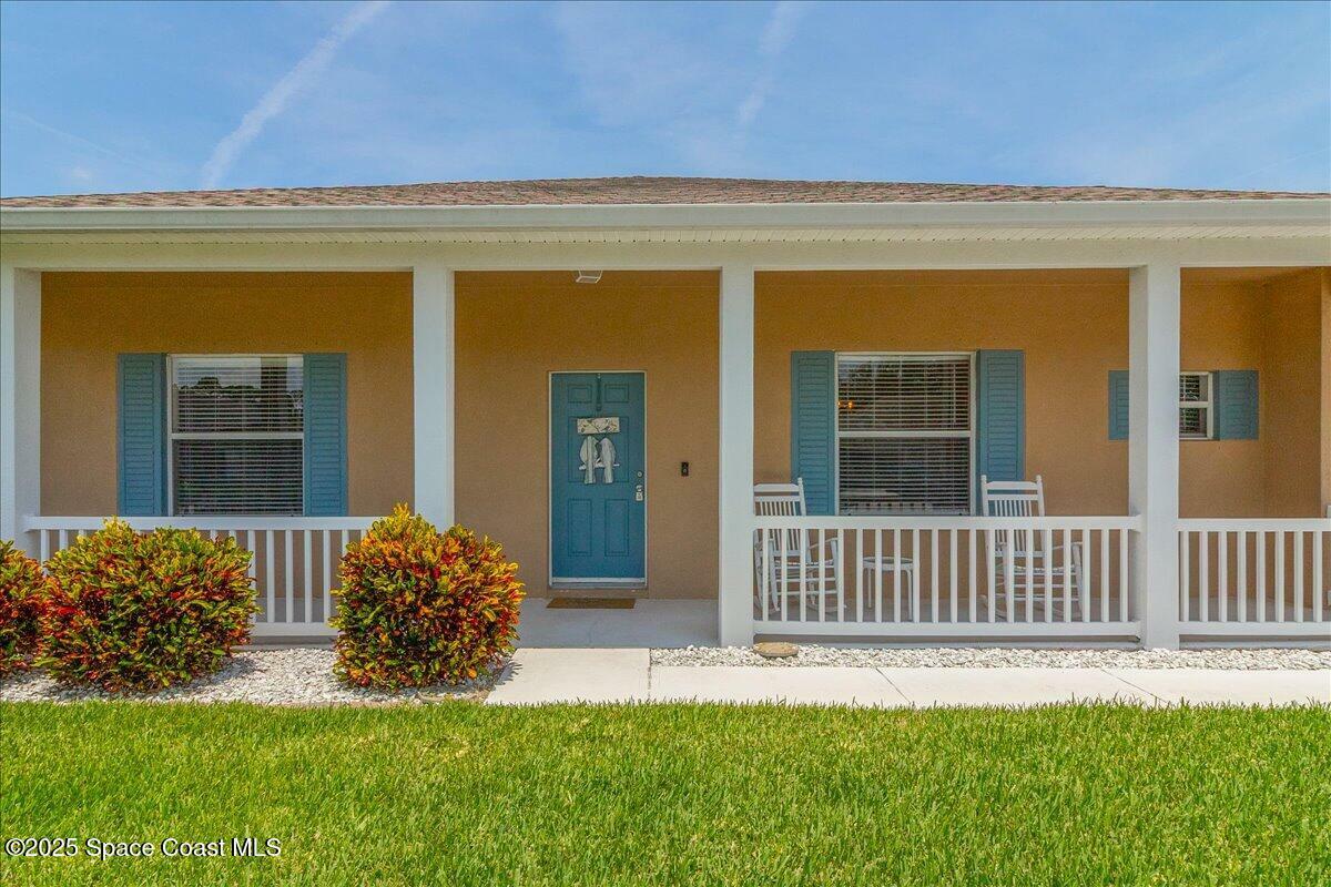 Property Photo: 5290 Cinnamon Fern Boulevard FL 32927