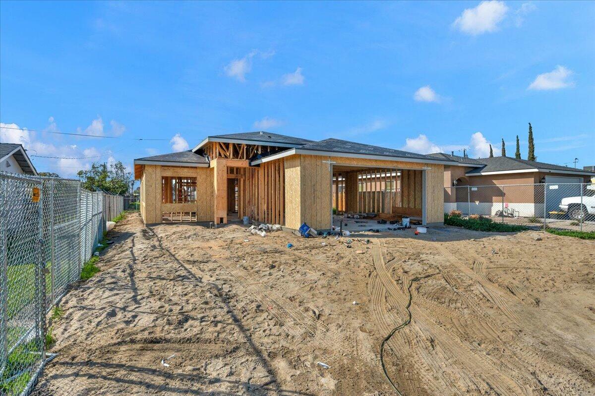 Property Photo: 516 Josephine Avenue CA 93212