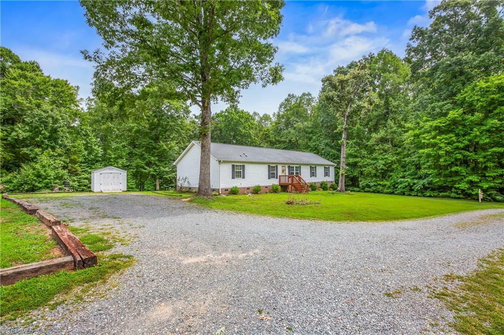 1030 Endeavour Lane  Walnut Cove NC 27052 photo