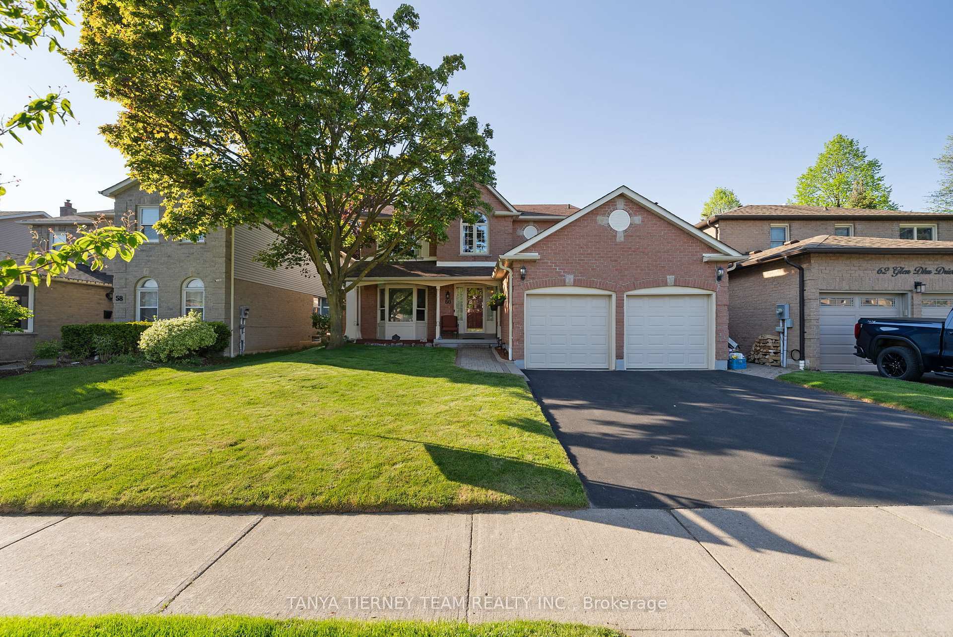 Property Photo: 60 Glen Dhu Drive ON L1R 1K4