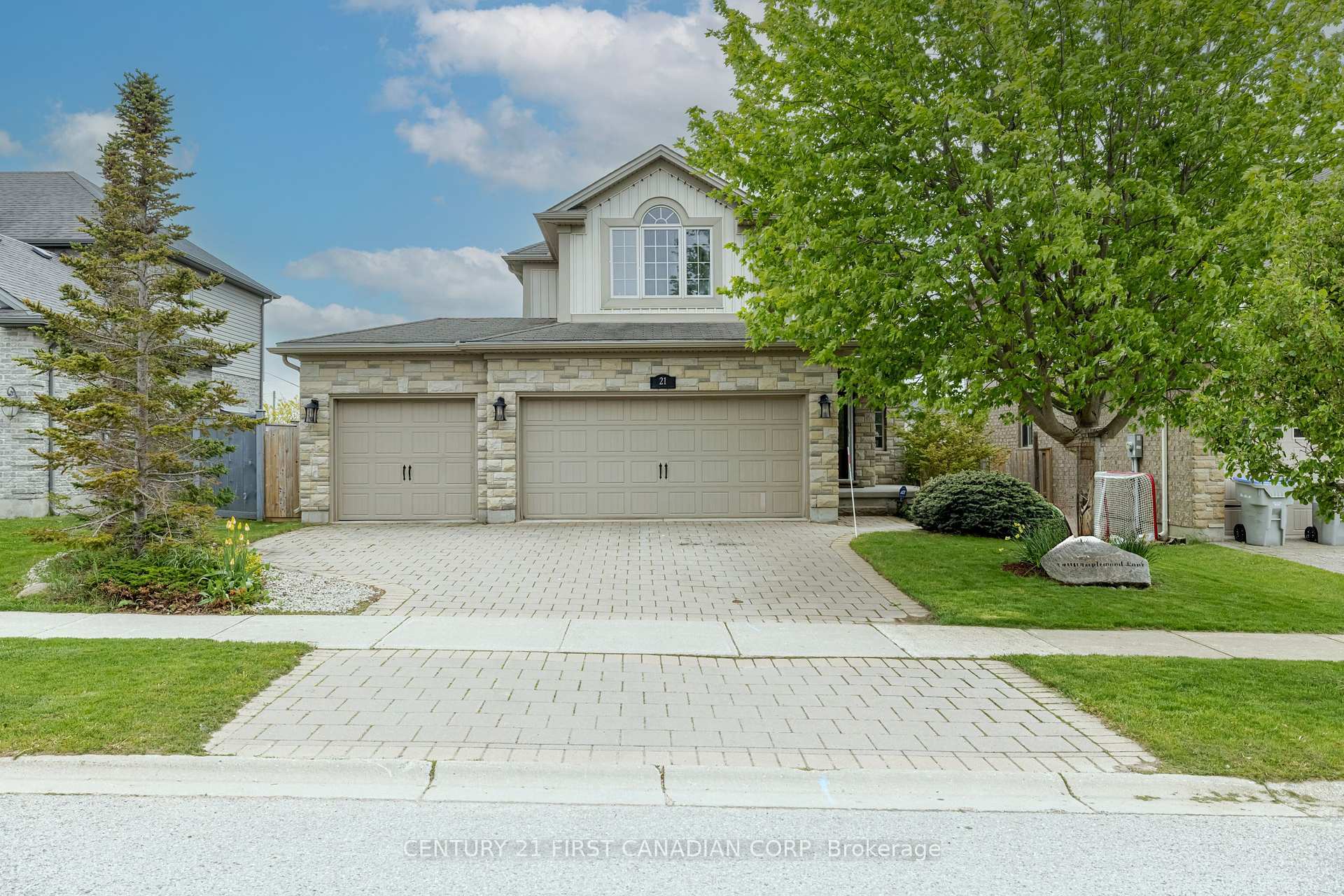 Photo de la propriété: 21 Maplewood Lane ON M0M 2A0