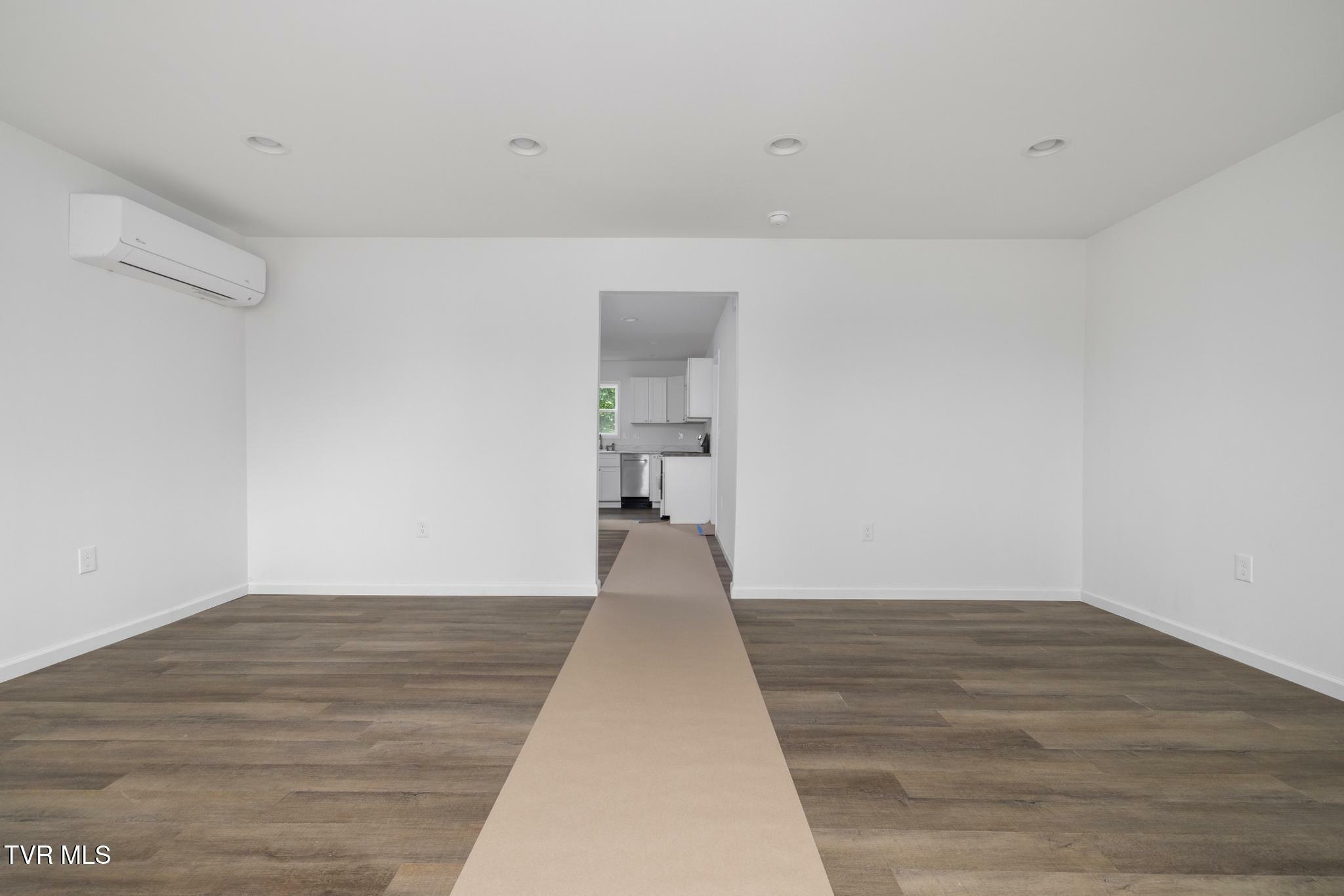 Property Photo: 1410 Anderson St Street TN 37620