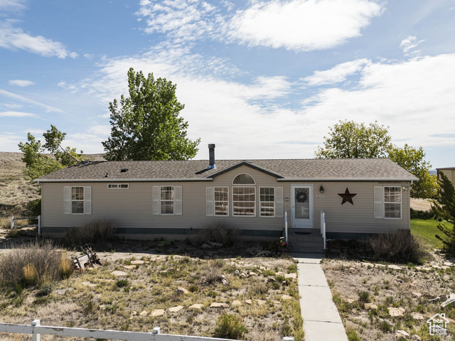 Property Photo: 1090 N 200 E UT 84523